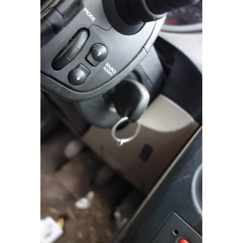 Pretensionneur de ceinture arriere gauche RENAULT CLIO 3 Photo n°11