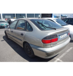 Vitre arriere droit RENAULT LAGUNA 1