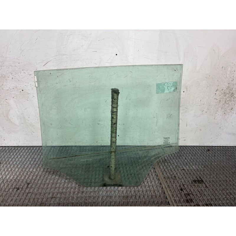 Vitre arriere droit FIAT STILO Photo n°1