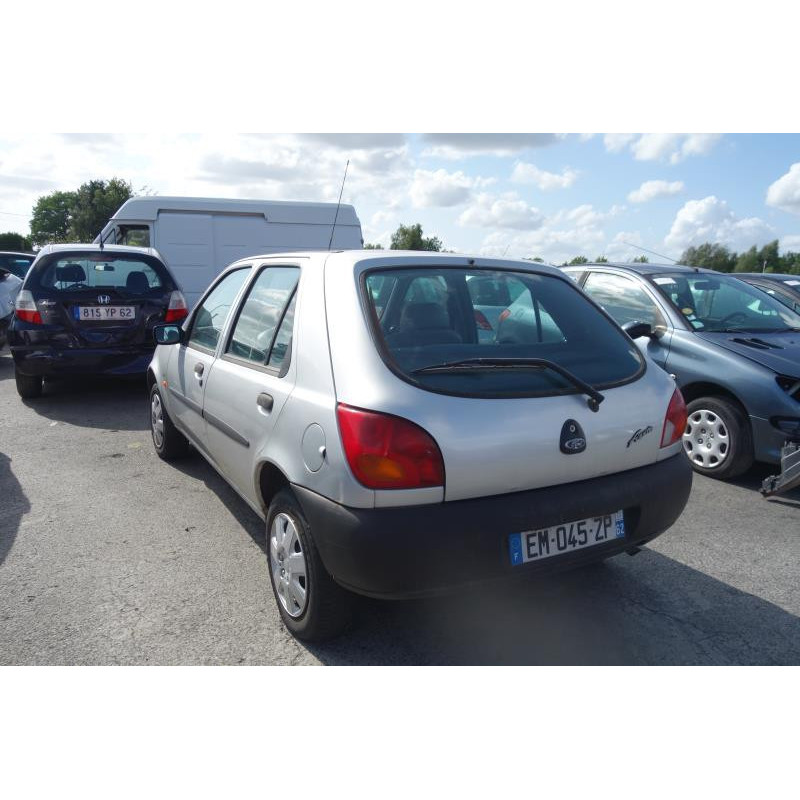 Pare choc arriere FORD FIESTA 4 Photo n°6