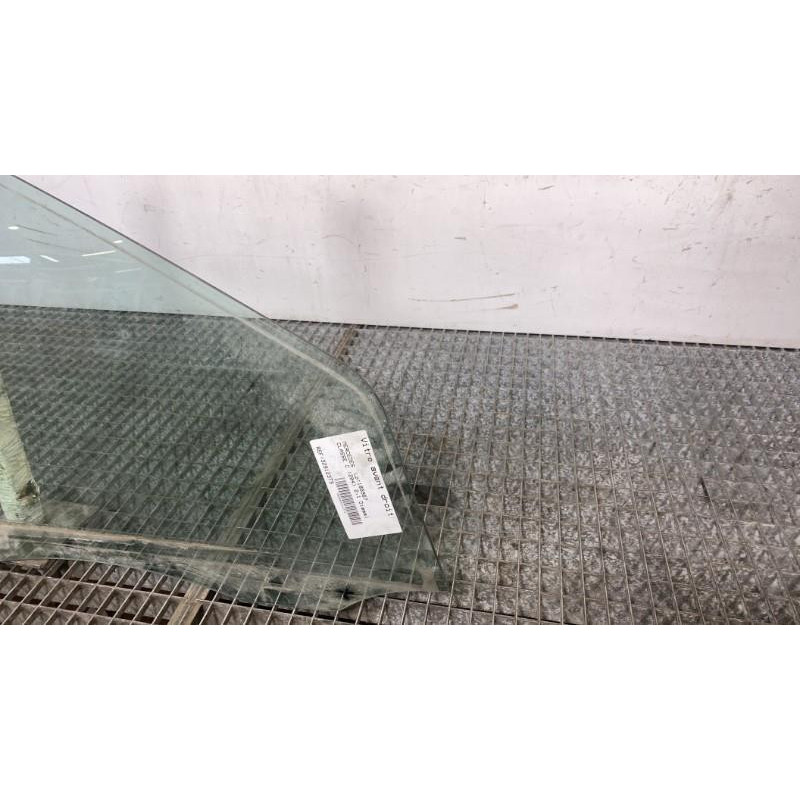 Vitre avant droit MERCEDES CLASSE C 203 Photo n°3