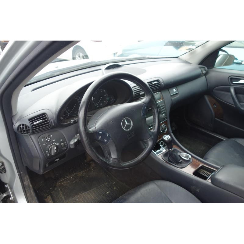 Vitre avant droit MERCEDES CLASSE C 203 Photo n°10