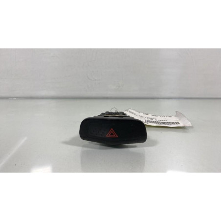 Bouton de warning NISSAN PRIMERA 3 Photo n°1