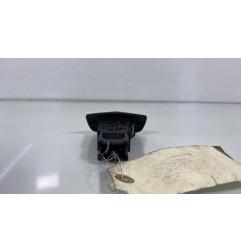 Bouton de warning NISSAN PRIMERA 3
