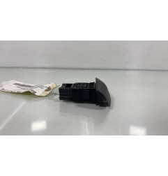 Bouton de warning NISSAN PRIMERA 3