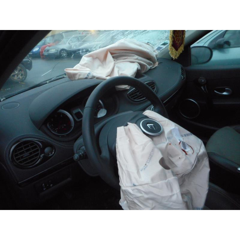 Ecran GPS RENAULT CLIO 3 Photo n°9