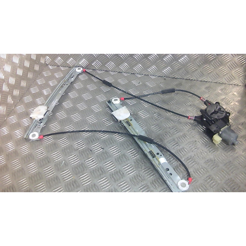 Leve vitre electrique avant droit FORD FIESTA 6 Photo n°1
