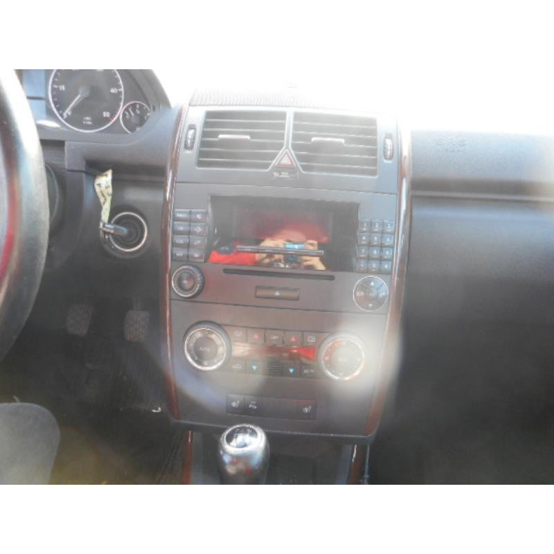 Trappe d'essence MERCEDES CLASSE A 169 Photo n°9