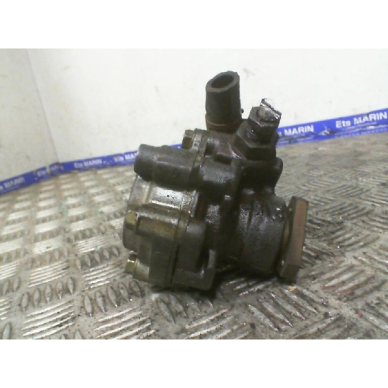 Pompe de direction RENAULT CLIO 2 Photo n°2