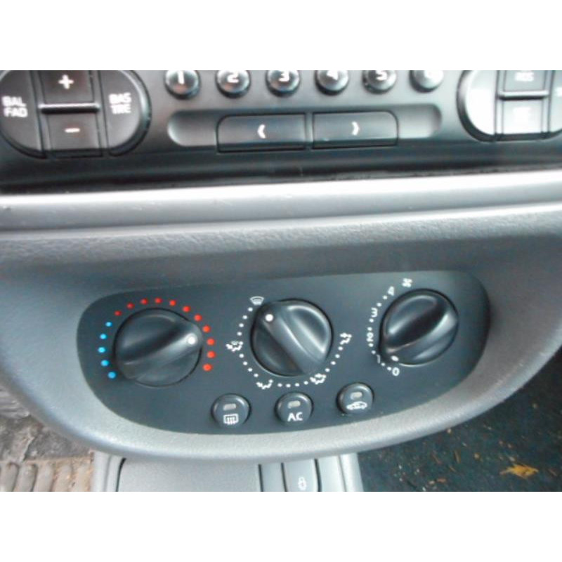 Pompe de direction RENAULT CLIO 2 Photo n°8