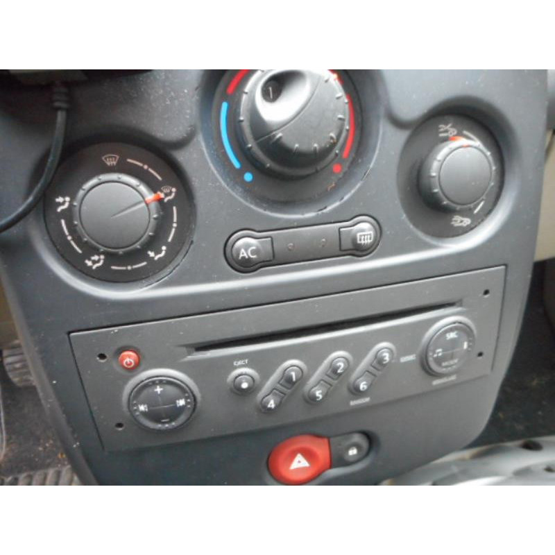 Calculateur moteur RENAULT CLIO 3 Photo n°10