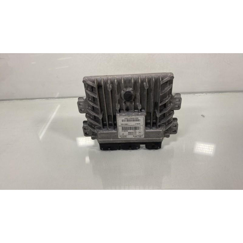 Calculateur moteur RENAULT CLIO 3 Photo n°1