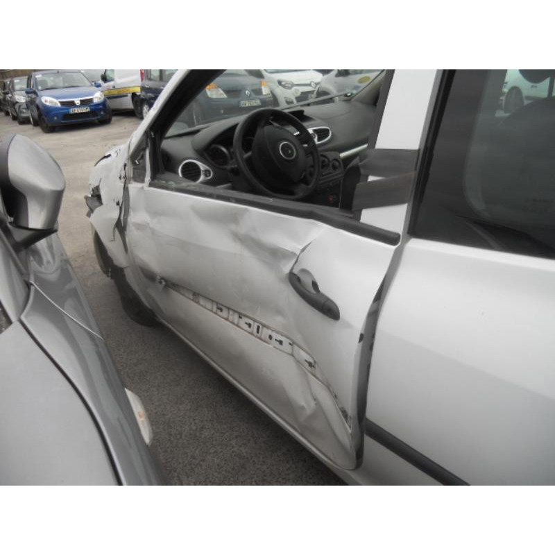 Calculateur moteur RENAULT CLIO 3 Photo n°8