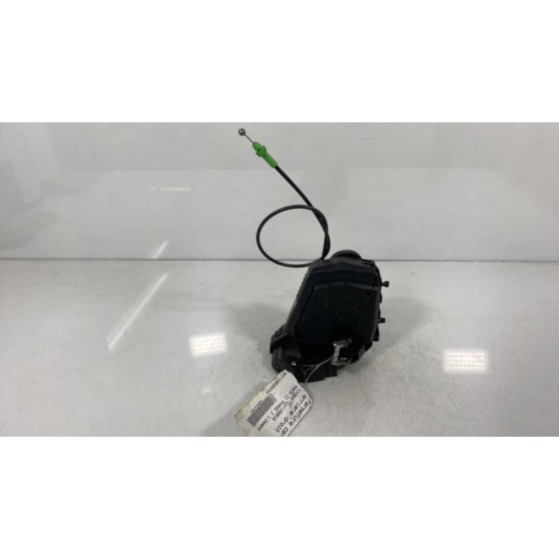 Serrure arriere droit TOYOTA YARIS 2 Photo n°1