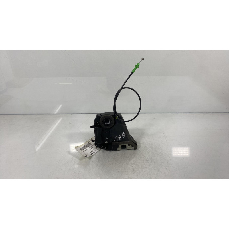 Serrure arriere droit TOYOTA YARIS 2 Photo n°3