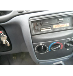 Cremaillere assistee MAZDA 121 3