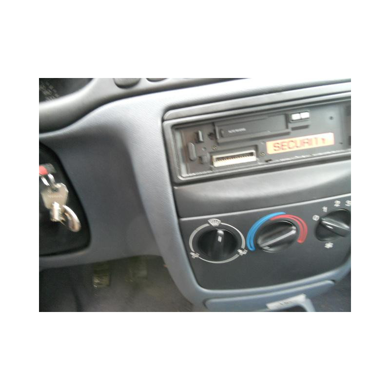 Cremaillere assistee MAZDA 121 3 Photo n°7