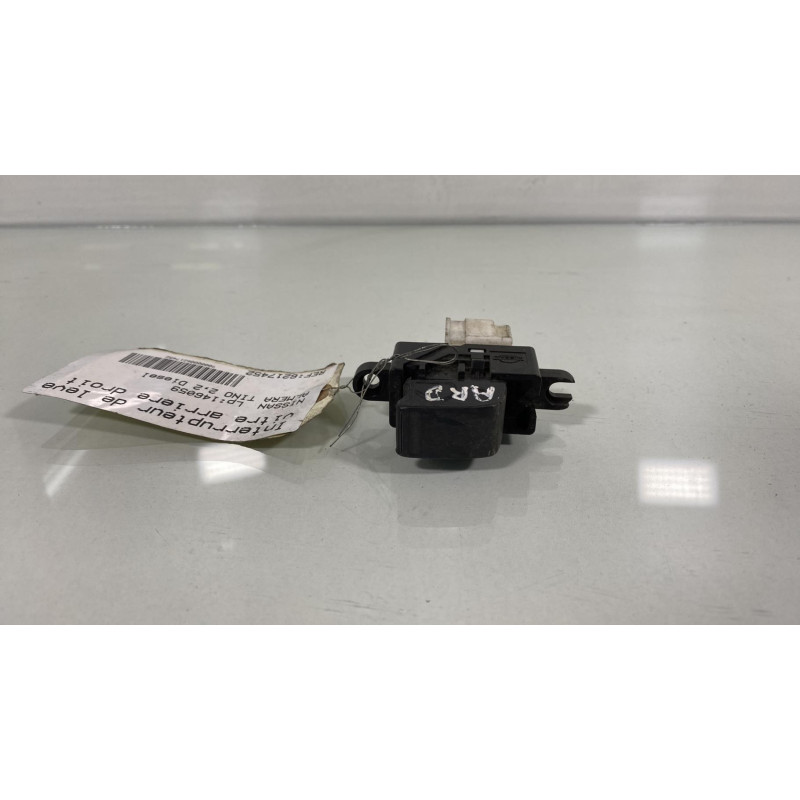 Interrupteur de leve vitre arriere droit NISSAN ALMERA TINO Photo n°1