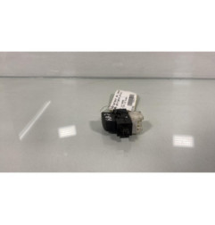 Interrupteur de leve vitre arriere droit NISSAN ALMERA TINO