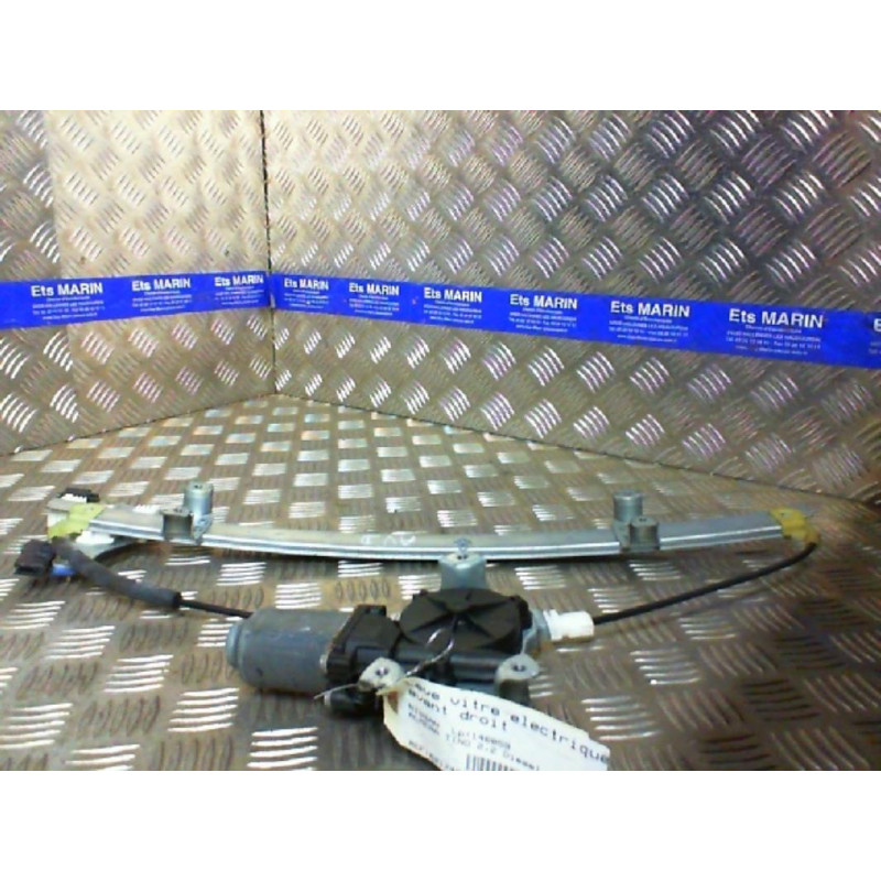 Leve vitre electrique avant droit NISSAN ALMERA TINO Photo n°1