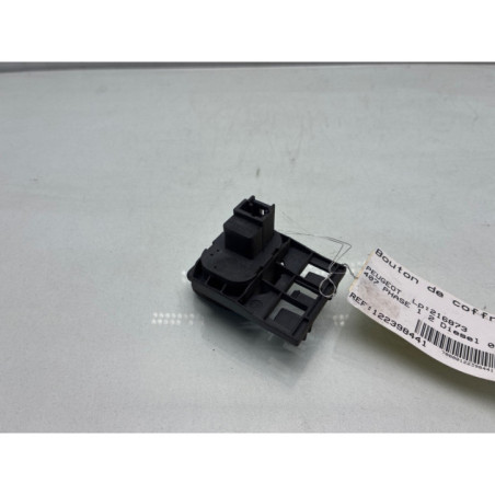 Bouton de coffre PEUGEOT 407
