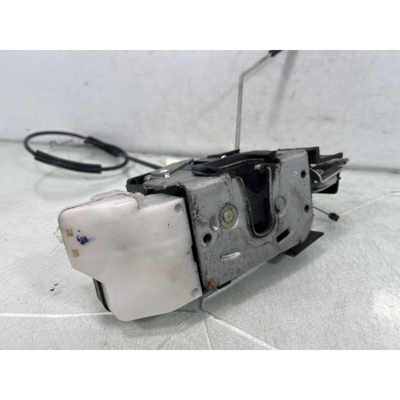 Serrure avant droit VOLKSWAGEN FOX Photo n°2
