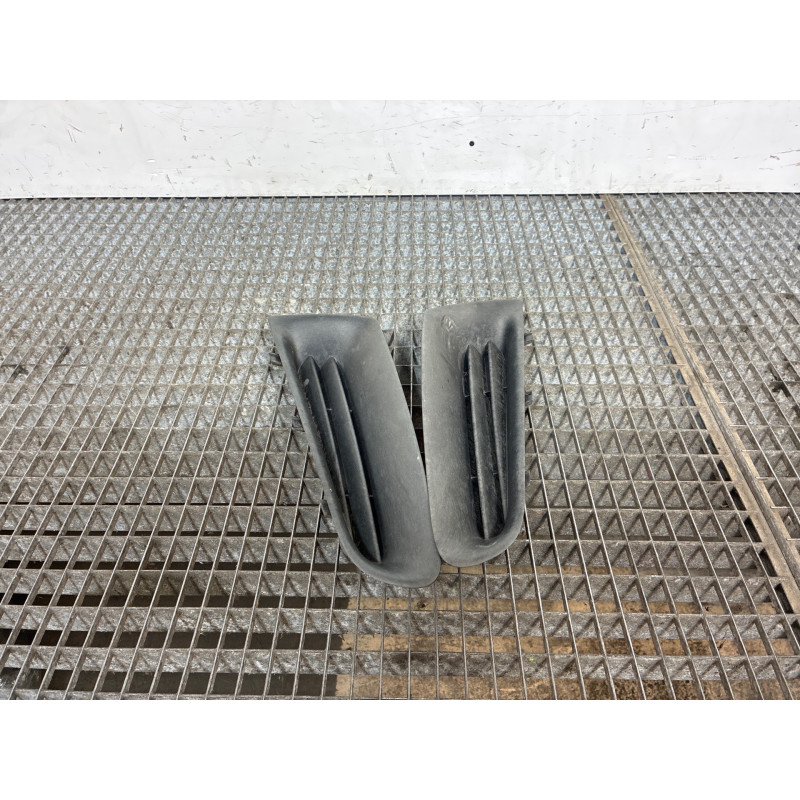 Calandre RENAULT CLIO 3 Photo n°3