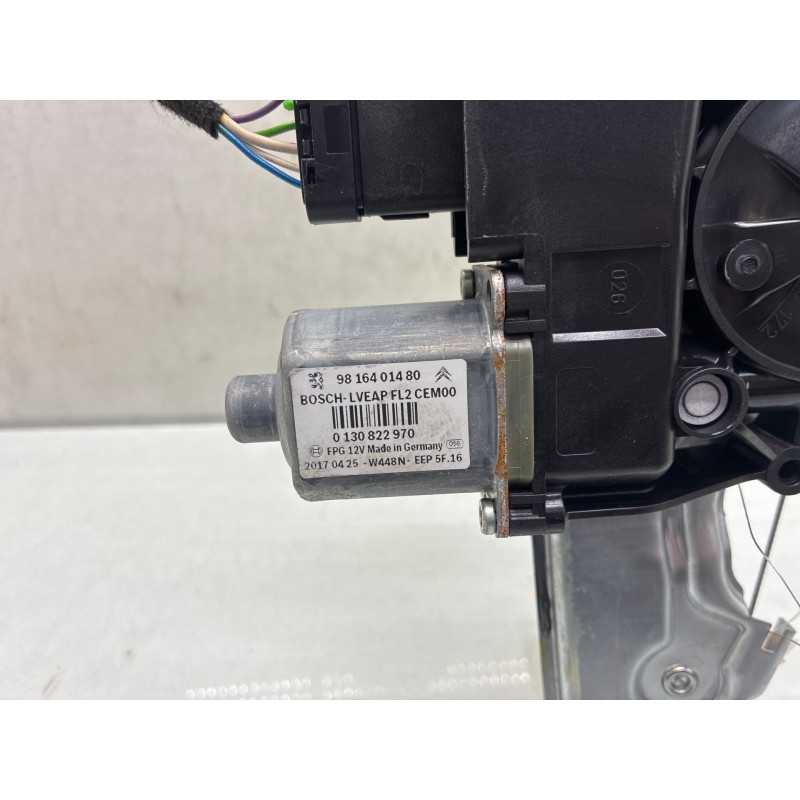 Leve vitre electrique arriere droit PEUGEOT 208 1 Photo n°4