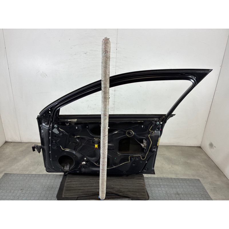 Porte avant droit AUDI A4 2 Photo n°1
