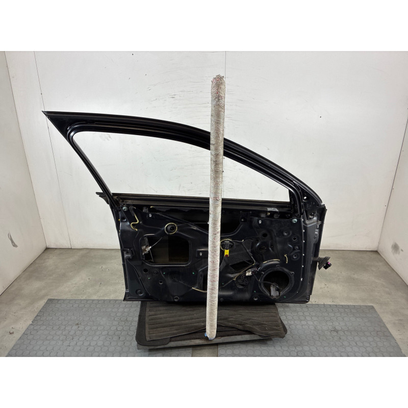 Porte avant gauche AUDI A4 2 Photo n°1