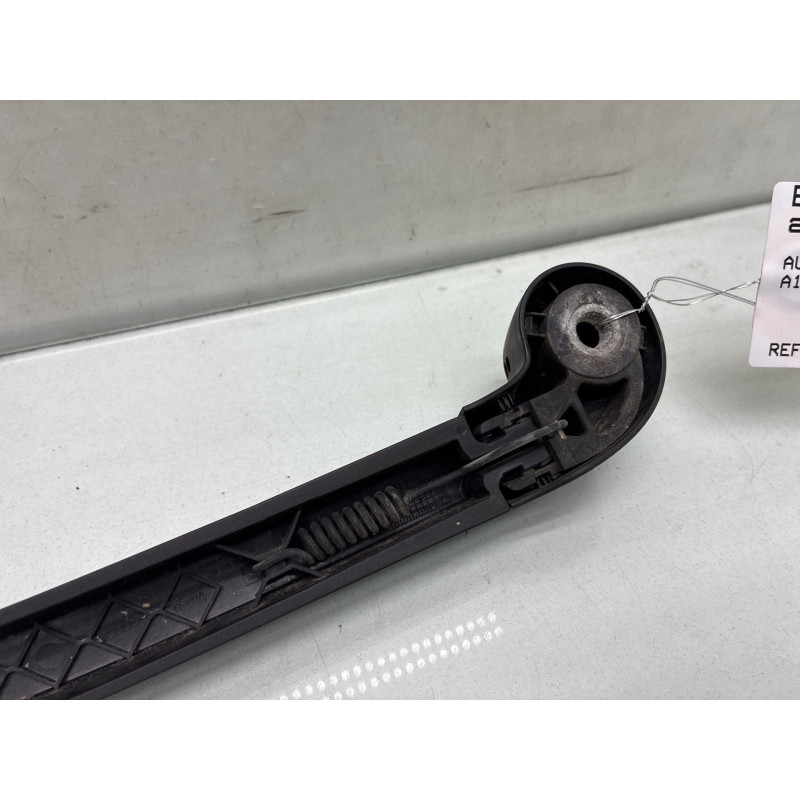 Bras essuie glace arriere AUDI A1 1 Photo n°4
