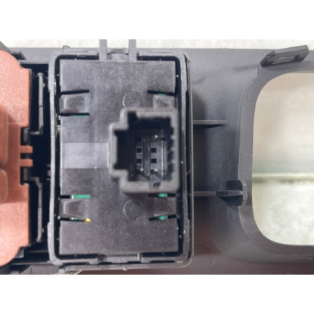 Interrupteur de leve vitre avant gauche RENAULT CAPTUR 1