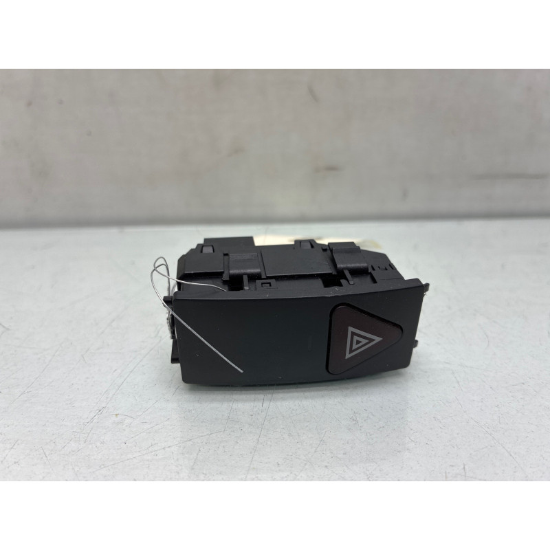 Bouton de warning MERCEDES CLASSE E 212 Photo n°3