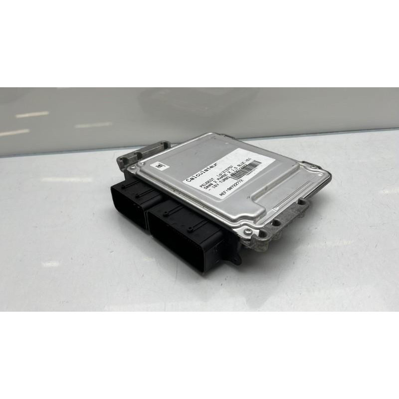 Calculateur moteur PEUGEOT 5008 2 Photo n°1