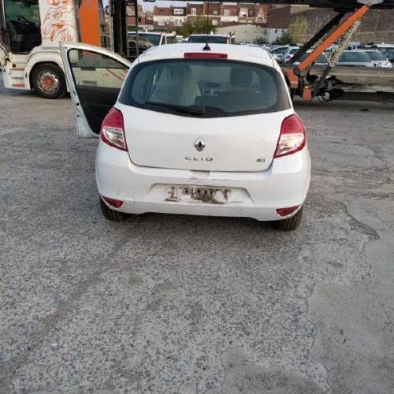 Boitier UCH RENAULT CLIO 3 Photo n°6