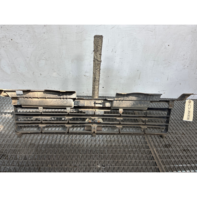 Calandre MITSUBISHI PAJERO 2 Photo n°4
