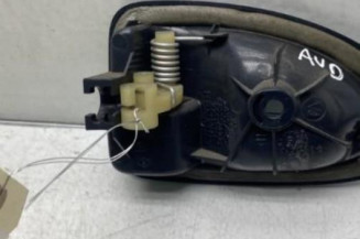 Poignee interieur avant droit RENAULT CLIO 2