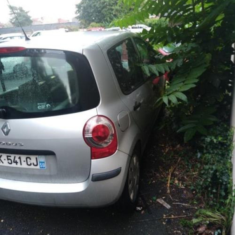 Pretensionneur de ceinture avant droit RENAULT MODUS Photo n°6