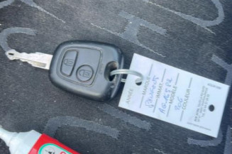 Pretensionneur de ceinture avant droit PEUGEOT 206
