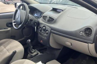 Fermeture de capot RENAULT CLIO 3