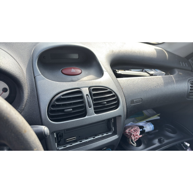 Calandre PEUGEOT 206 Photo n°20