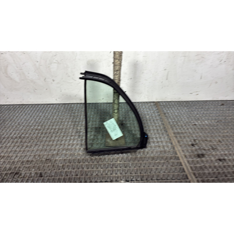 Custode arriere droit (porte) TOYOTA YARIS 2 Photo n°4