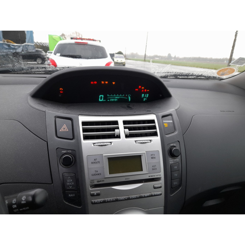 Porte avant gauche TOYOTA YARIS 2 Photo n°16