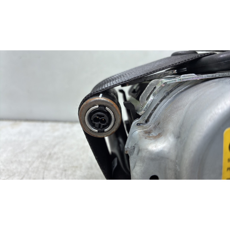 Pretensionneur de ceinture arriere gauche FORD FIESTA 7 Photo n°4