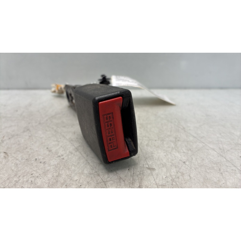 Attache ceinture avant gauche PEUGEOT PARTNER 2 Photo n°2