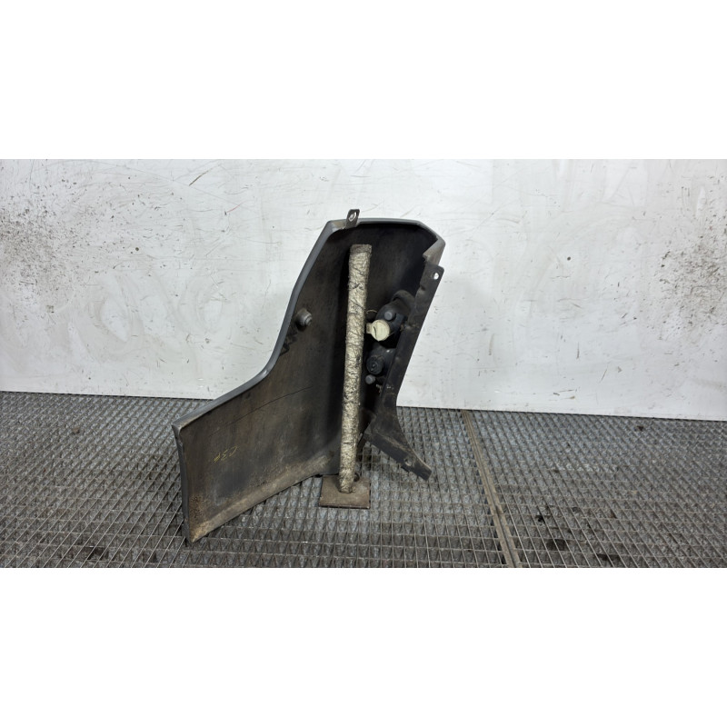 Crosse arriere droit OPEL VIVARO 1 Photo n°4