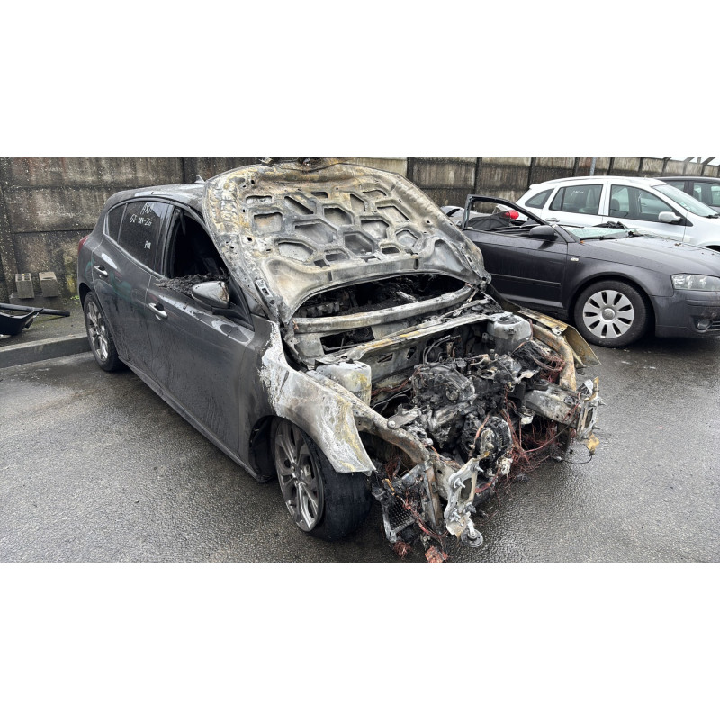 Vitre arriere droit FORD FOCUS 4 Photo n°6