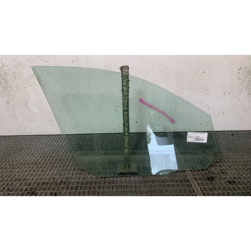 Vitre avant gauche MERCEDES CLASSE C 204 Photo n°1