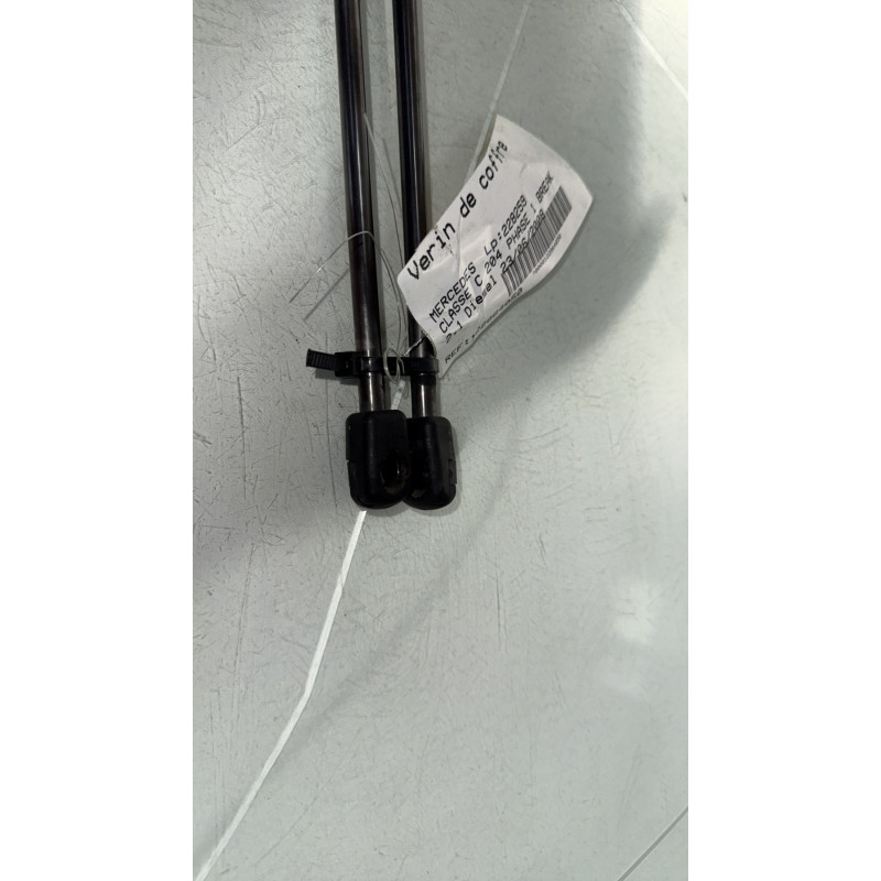 Verin de coffre MERCEDES CLASSE C 204 Photo n°4