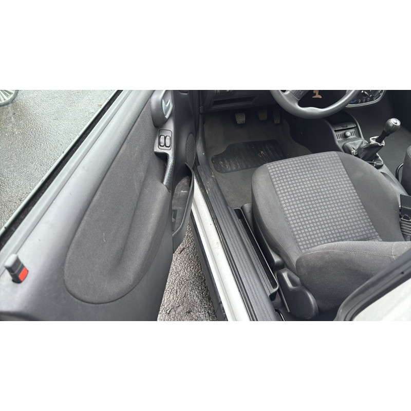 Aile avant droit OPEL CORSA C Photo n°14